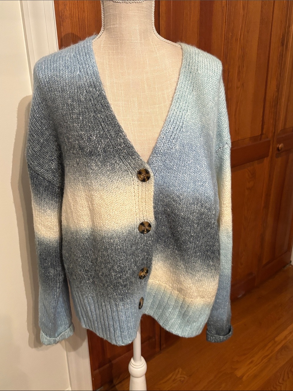 SO Ombre Blue and Cream V‑Neck Button Cardigan